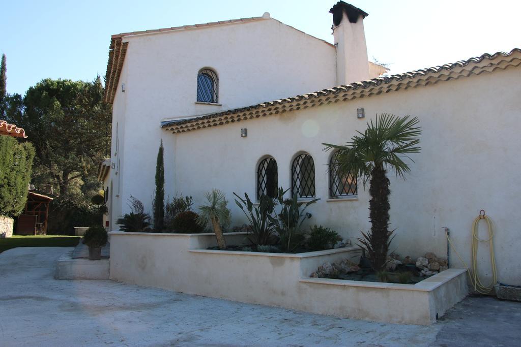 La Sousta Hotell La Colle-sur-Loup Rum bild