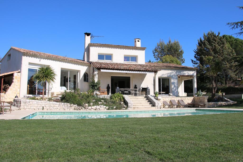 La Sousta Hotell La Colle-sur-Loup Rum bild